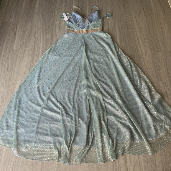 NWT AQUA Foil Fleck Crinkle Mesh Gown Exclusive Maxi Dress Size 4 - Picture 12 of 12